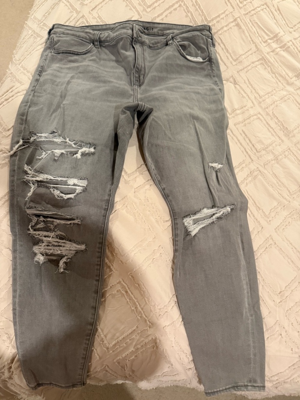 American Eagle Outfitters Gray Distressed Skinny Jeans